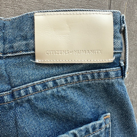 Citizens of Humanity Distressed Barrel Jean 32 - Picture 7 of 8